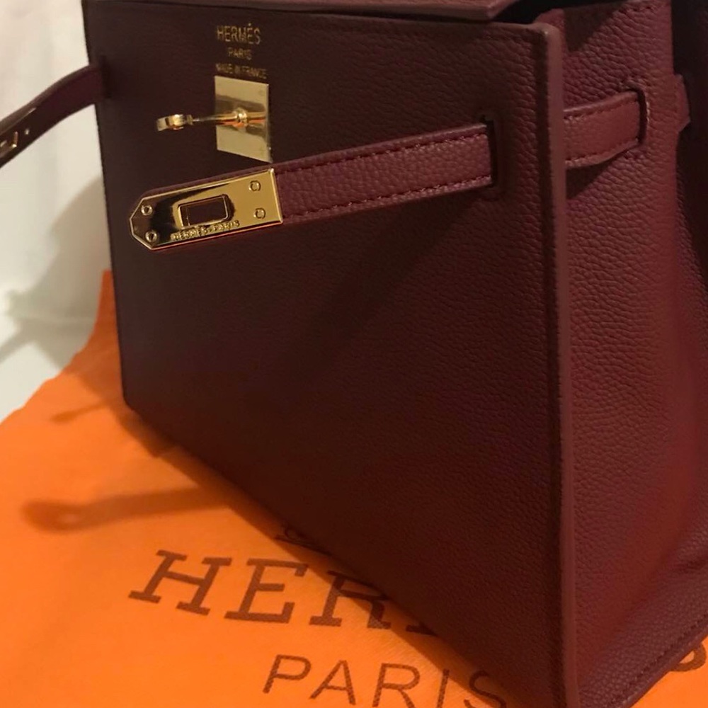 Meet your Posher, Yarisell